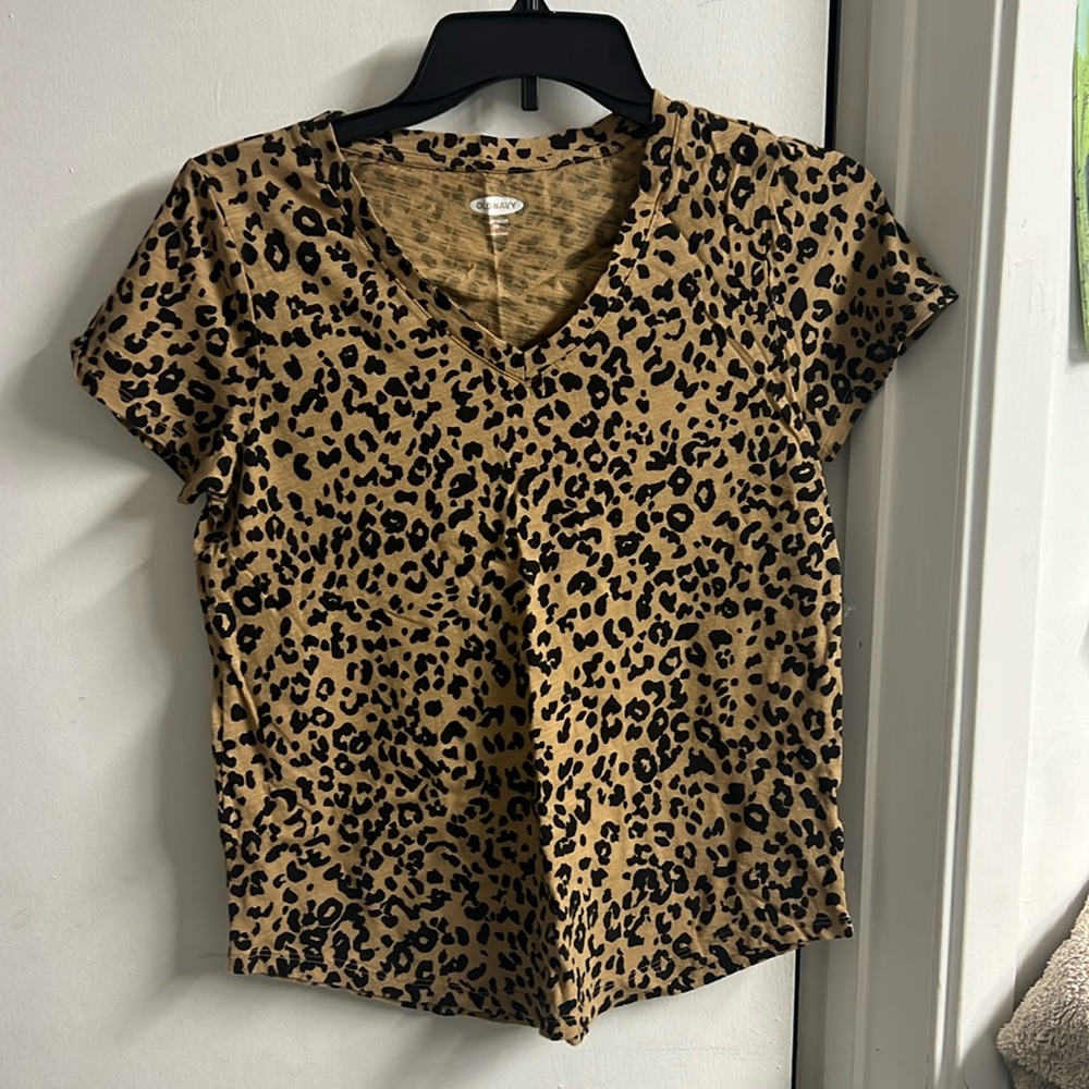 NWOT Cheetah Print V-Neck T-Shirt